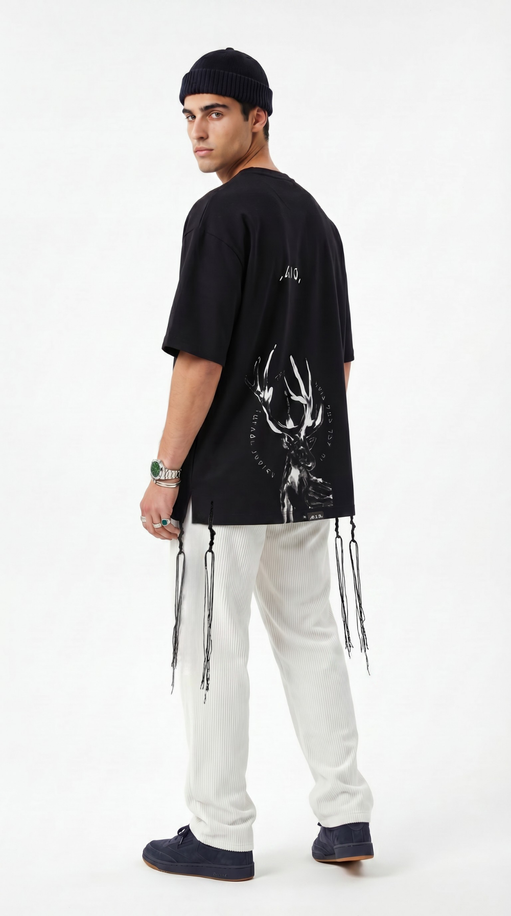 613 - Oversized T-Shirt with Tzitzit