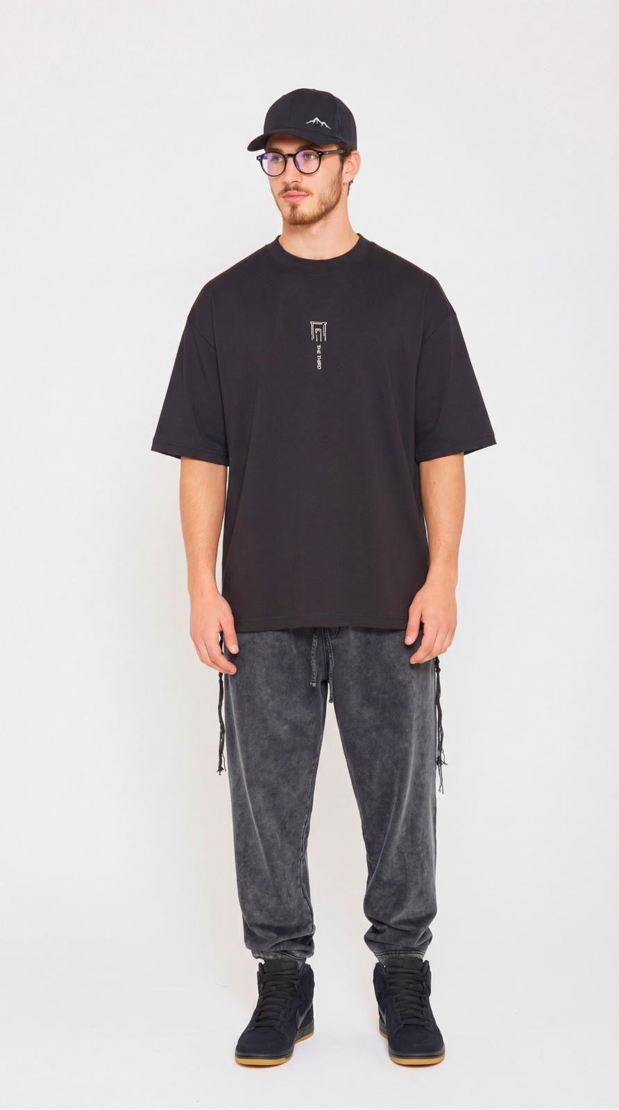 613 - Oversized T-Shirt with Tzitzit
