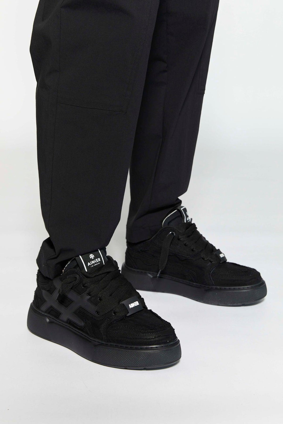 Ainker Backdoor Canvas Black
