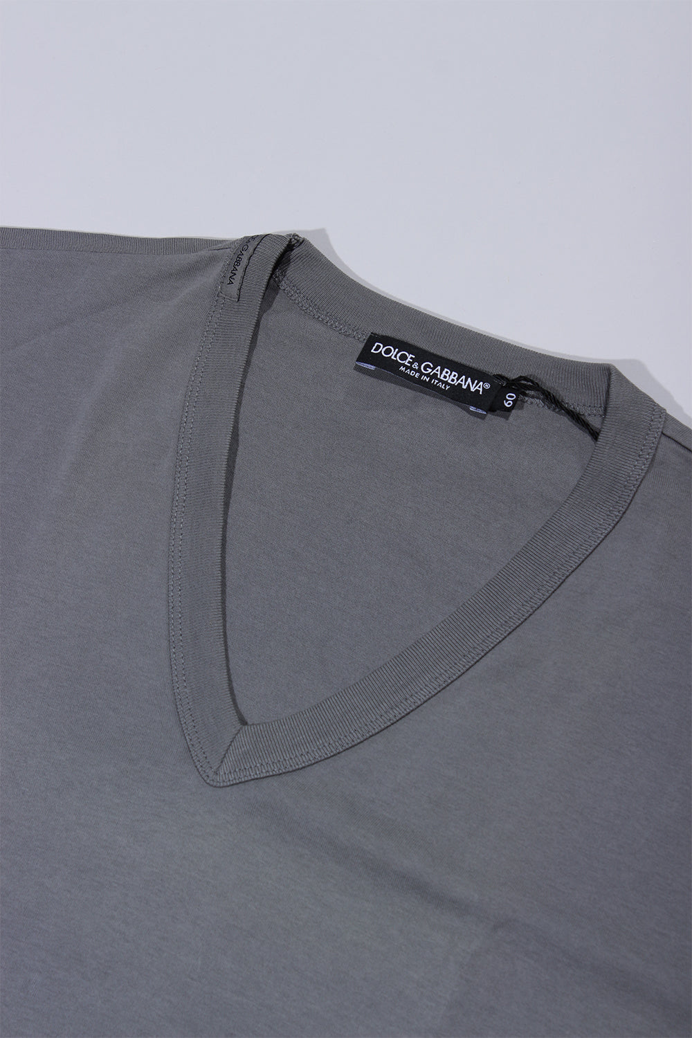 Dolce & Gabbana T-shirt neck logo tag light grey