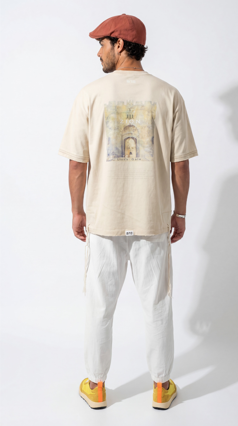 613 - Oversized T-Shirt with Tzitzit