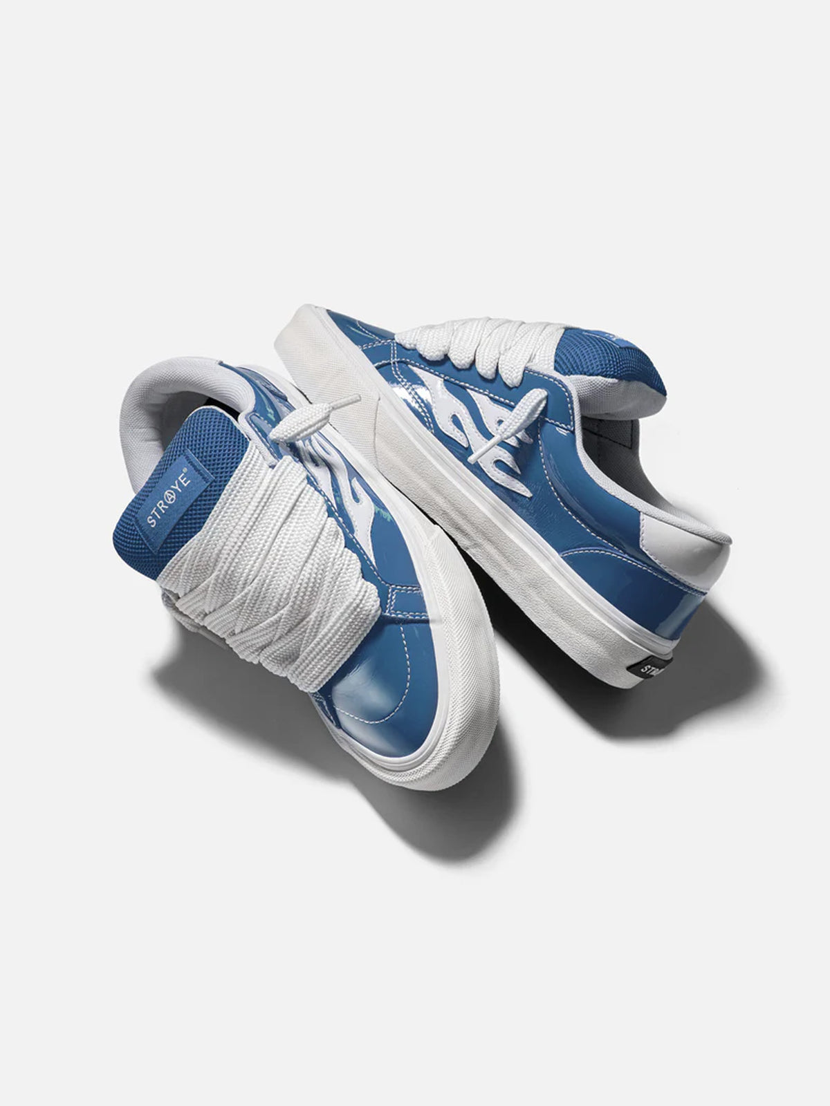 STRAYE Logan Puff - Glossy Blue
