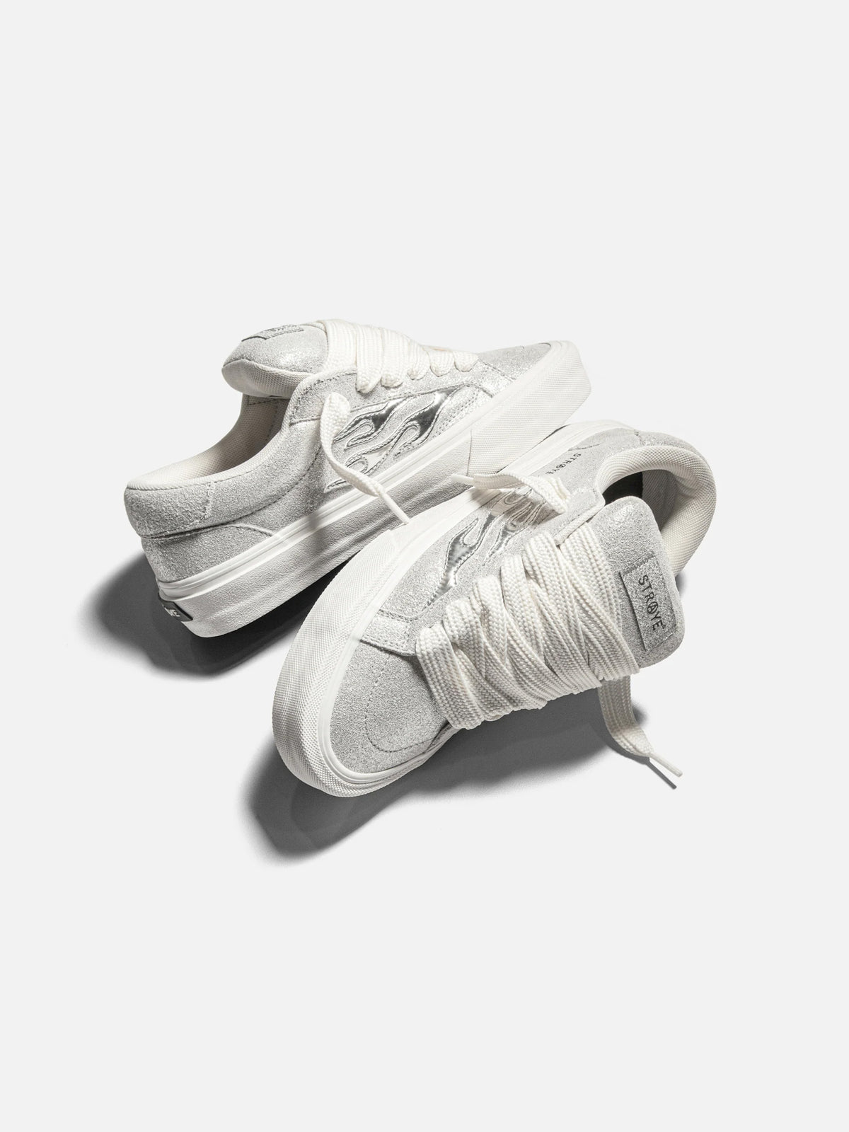 STRAYE Logan Puff - Metallic Chrome