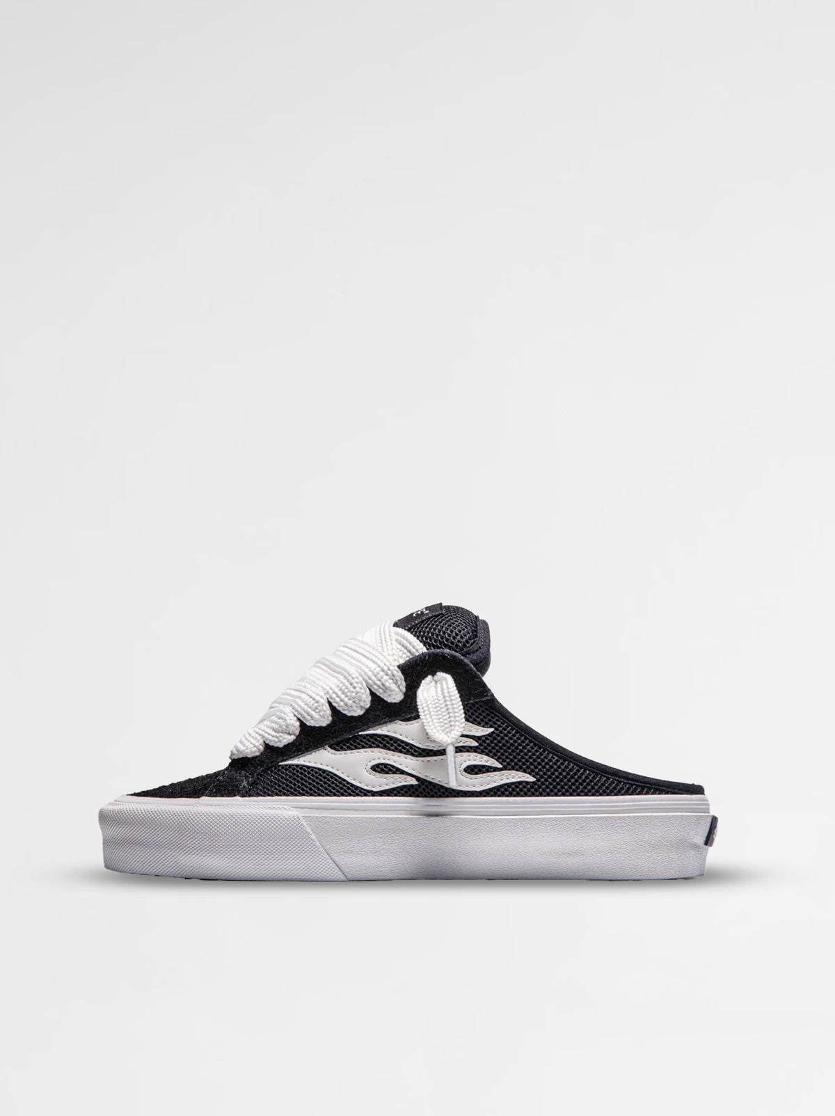 STRAYE Logan Mule - Black