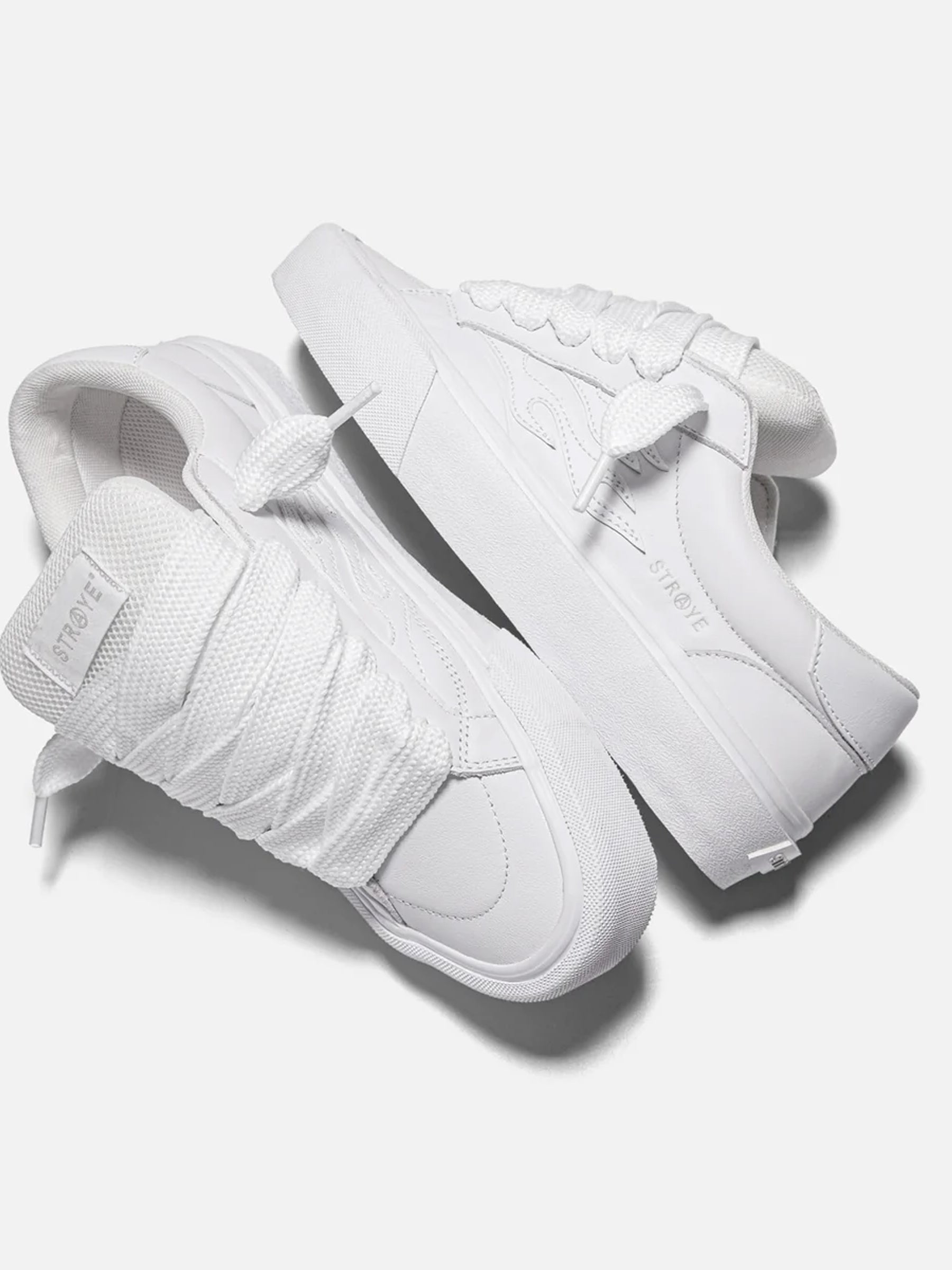 STRAYE Logan Puff - Whiteout