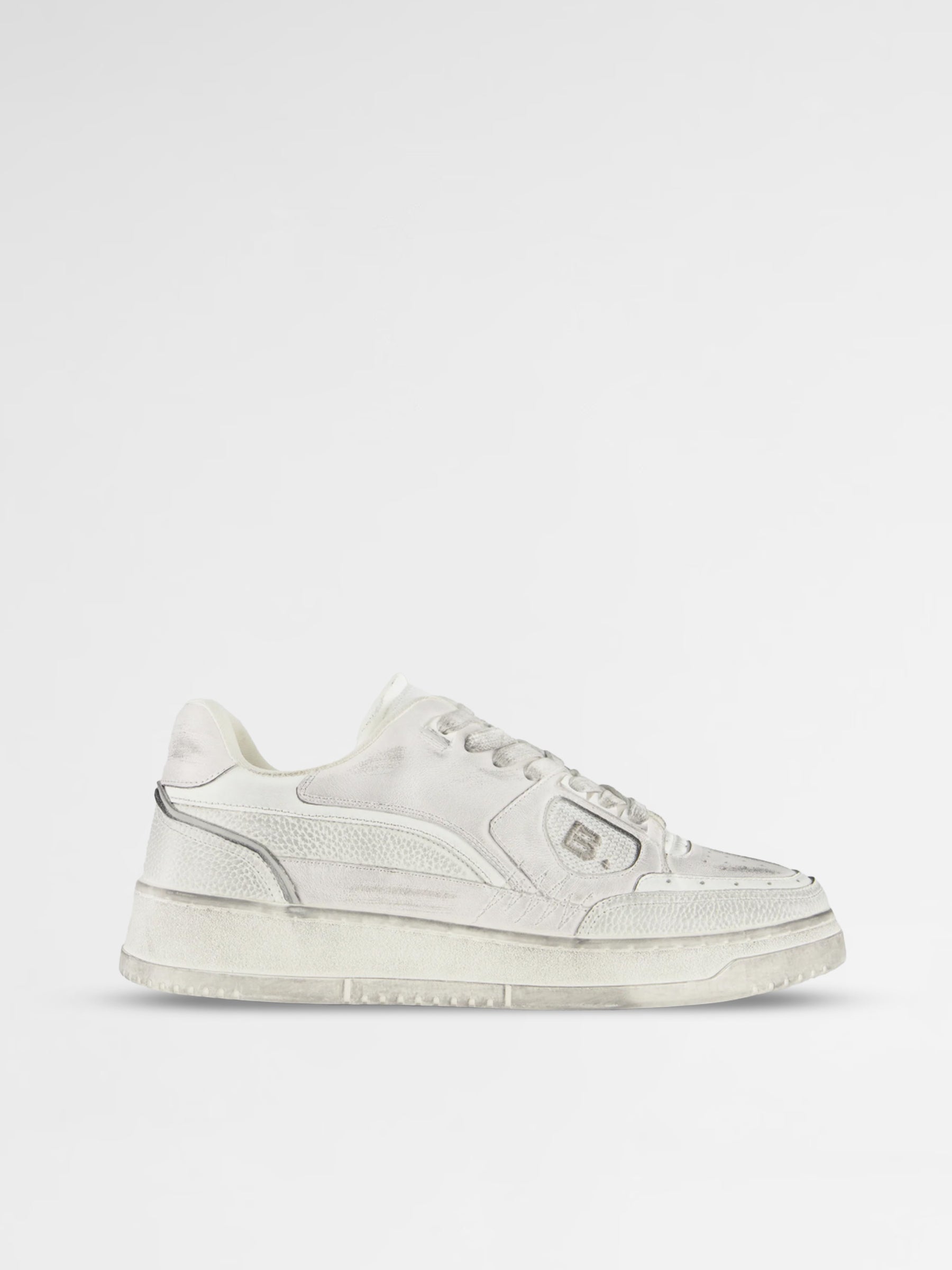 BLACK DOT. Sneakers Street Frame