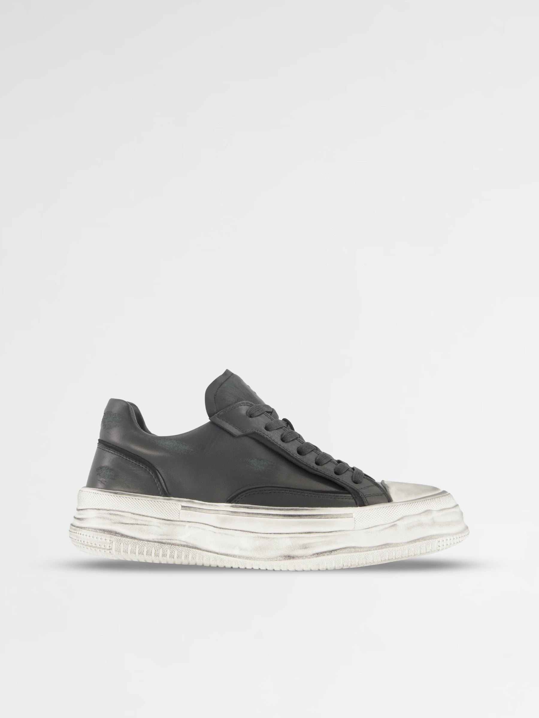 BLACK DOT. Sneakers Urban Craft