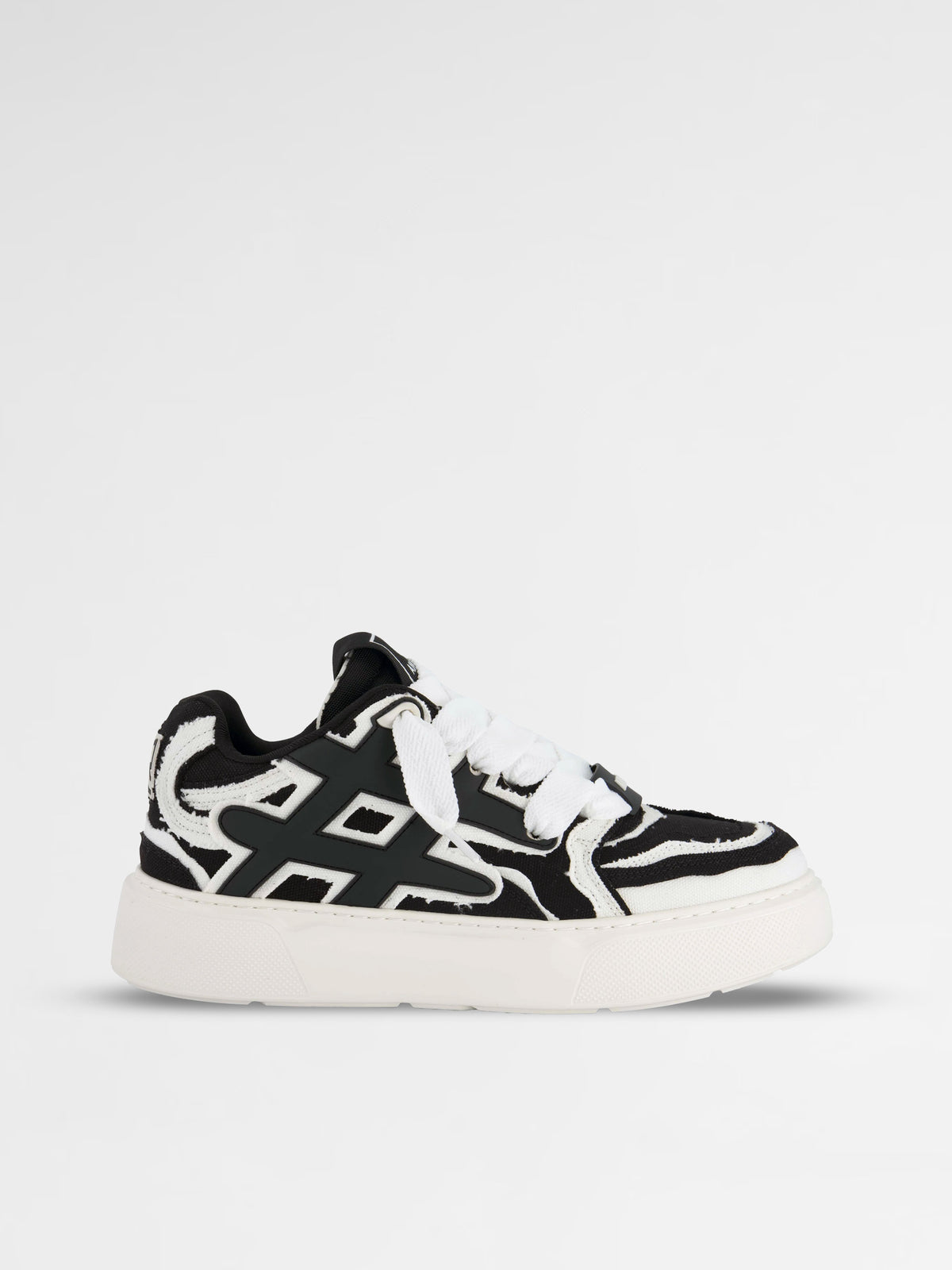 Ainker Backdoor Canvas Black White