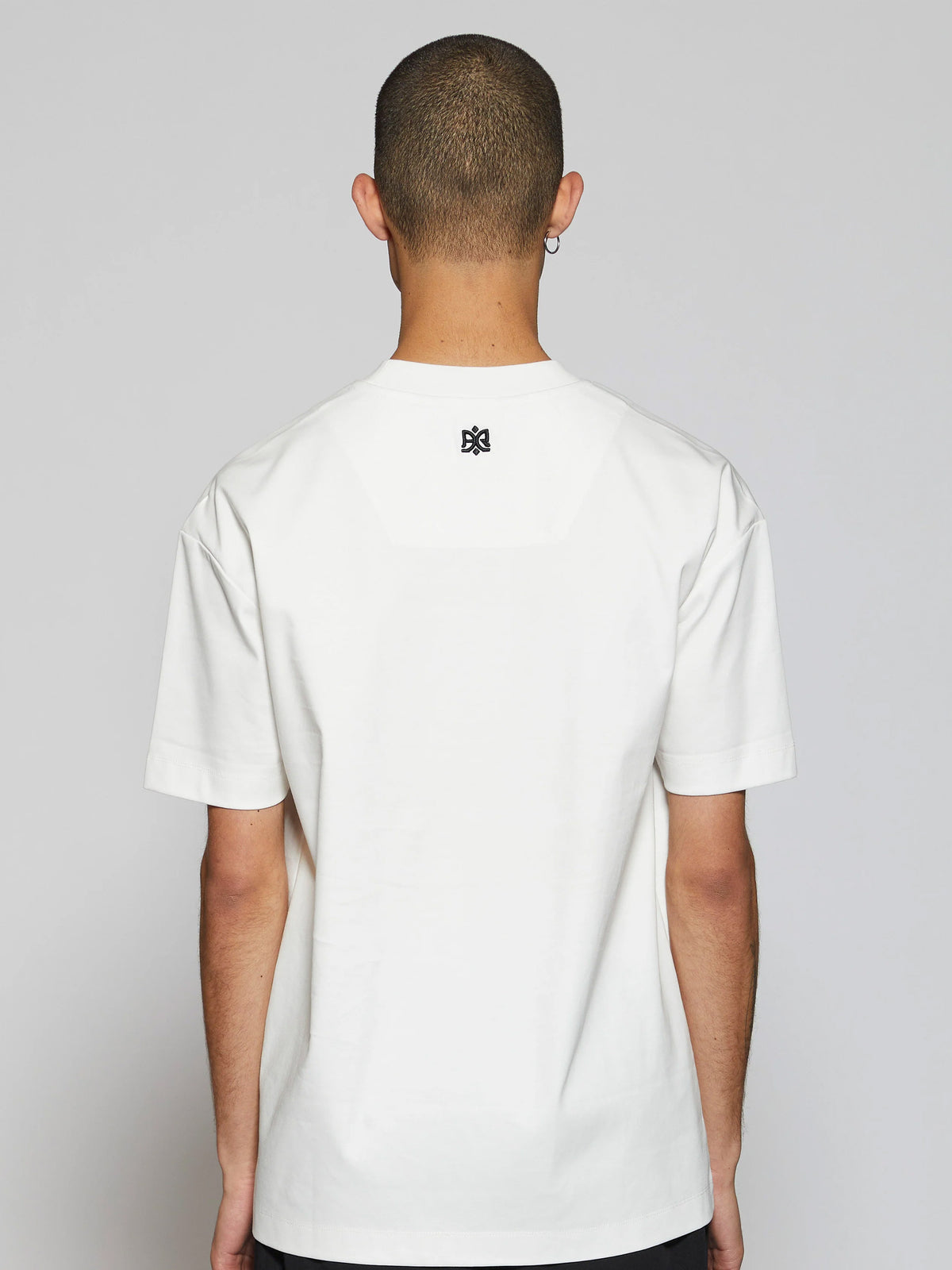 Ainker Neck 220 White T-Shirt