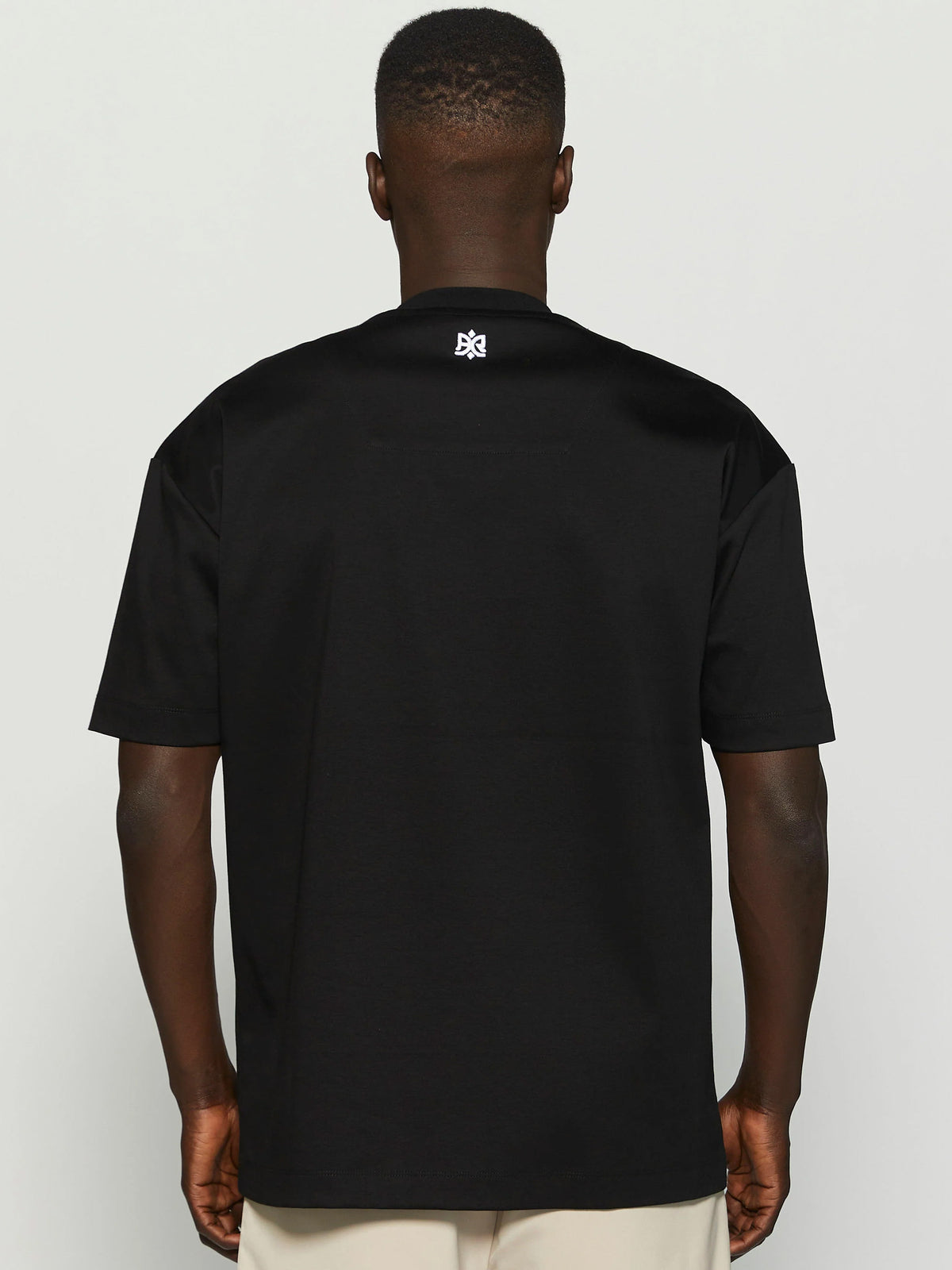 Ainker Neck 220 Black T-Shirt