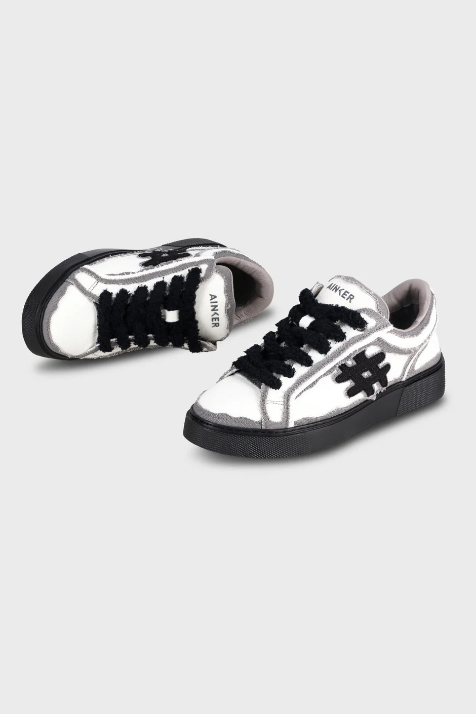 Ainker Pivot White/Black Canvas