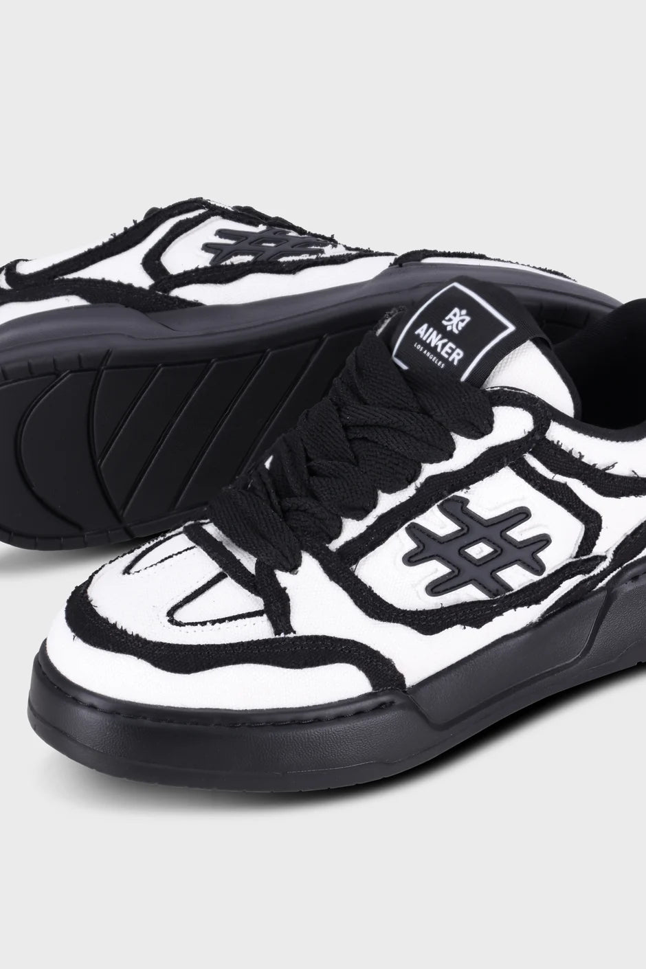 Ainker Shark Canvas White/Black