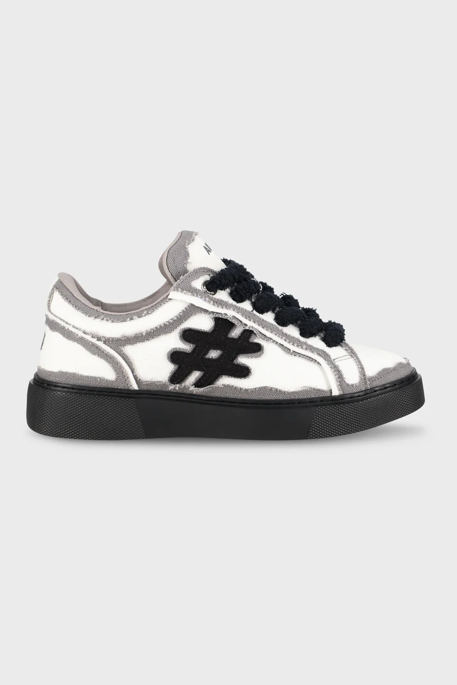 Ainker Pivot White/Black Canvas