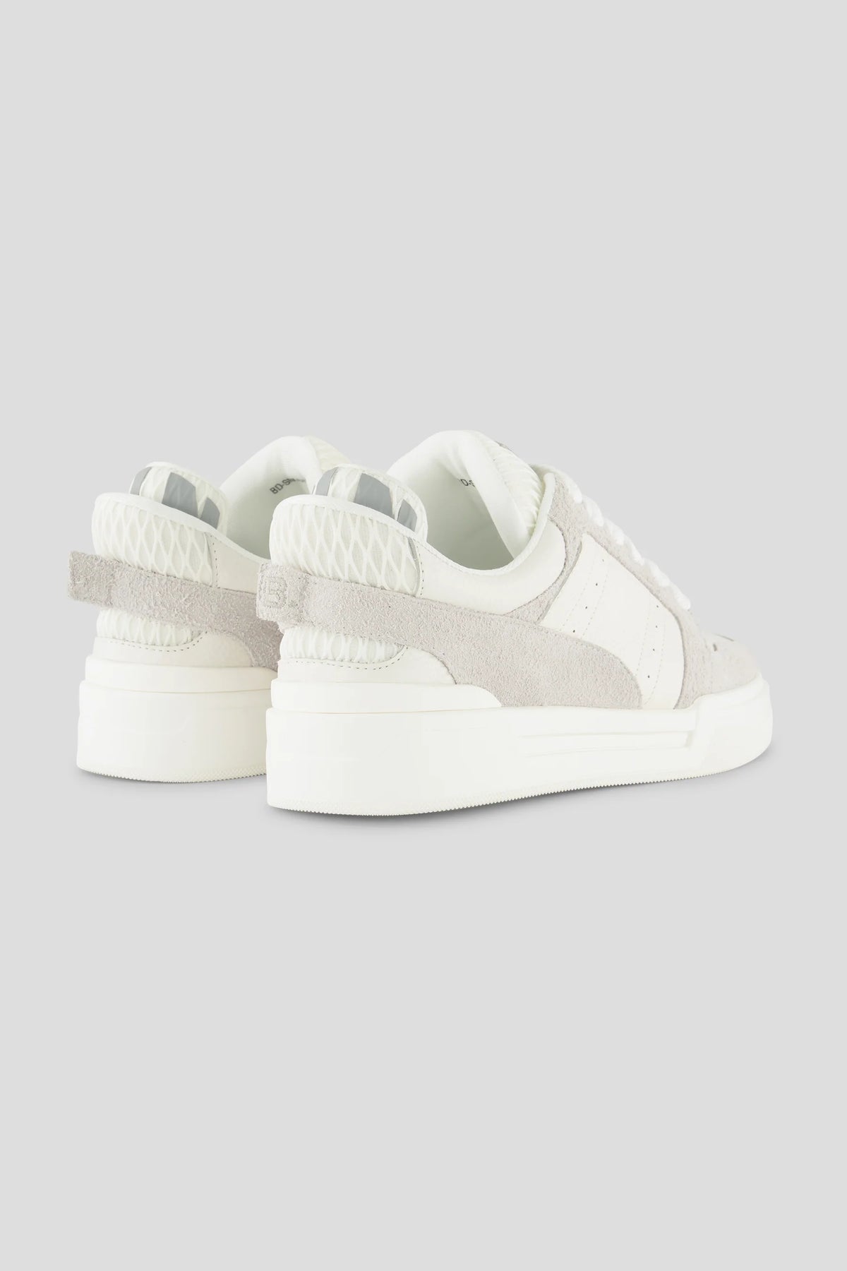 BLACK DOT. SNEAKERS BD classic clean design