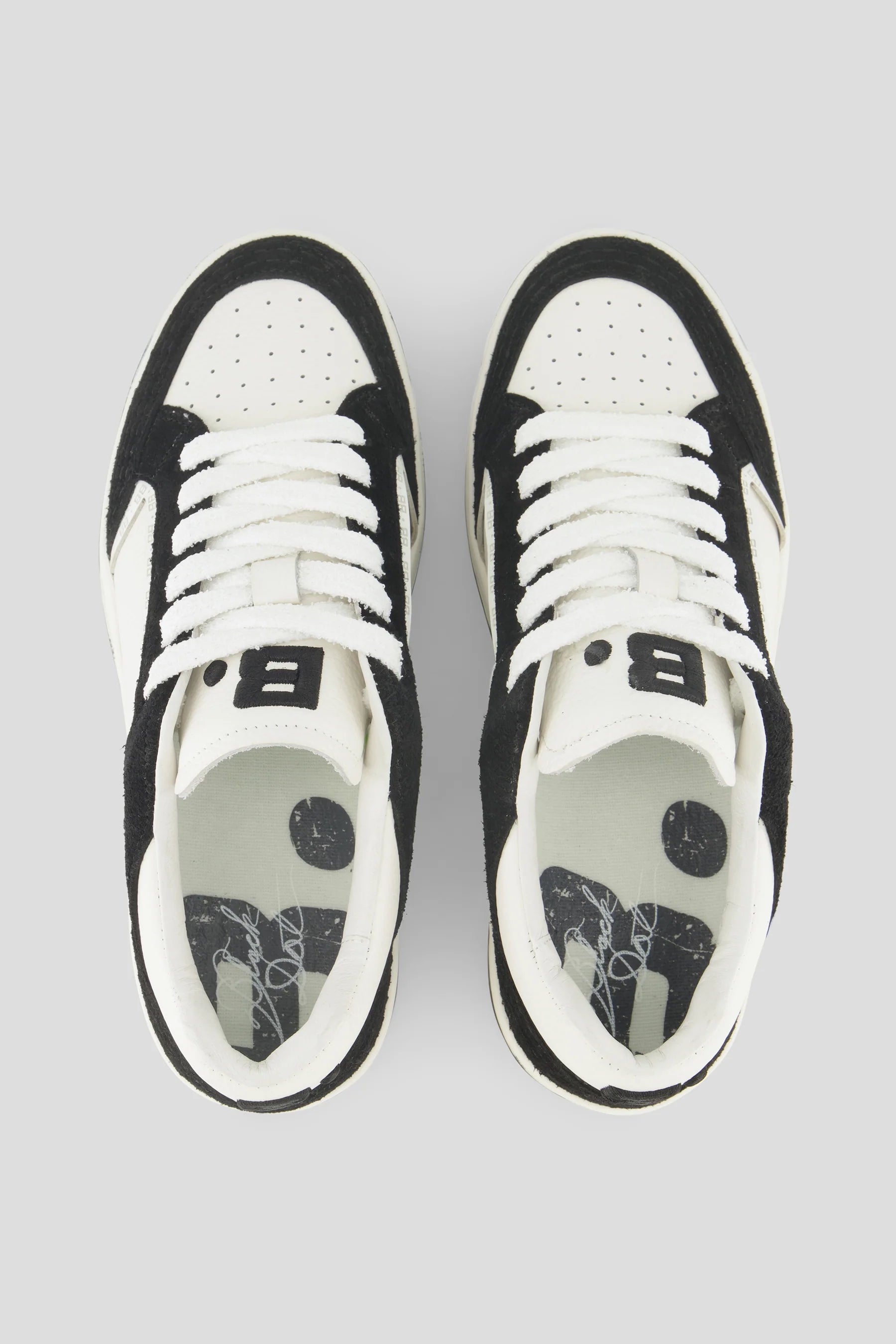 BLACK DOT. SNEAKERS BD classic clean design