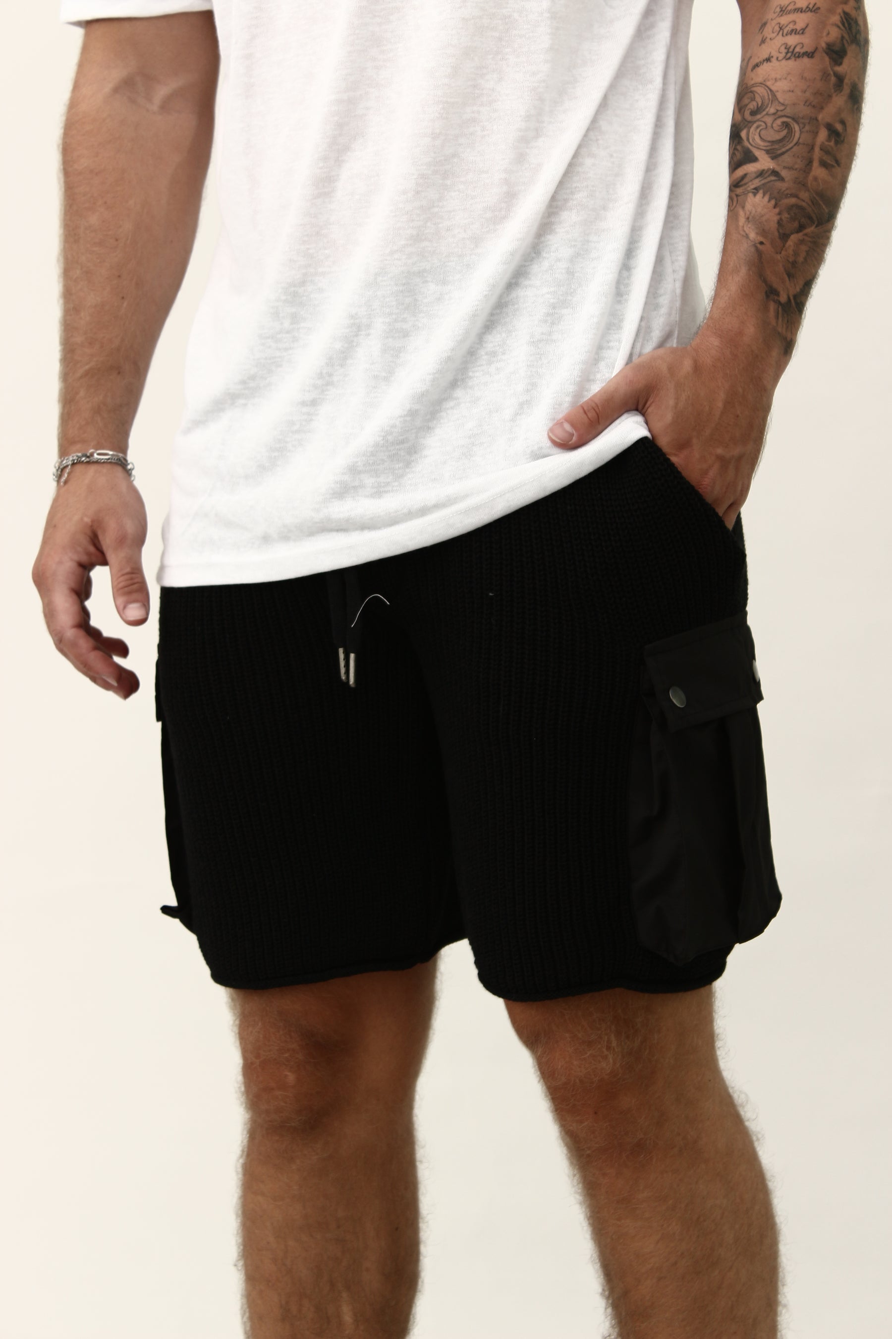 CREW Milano Knitted short cargo pants Black