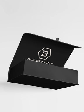 קופסה ממותגת עם סגירה מגנטית