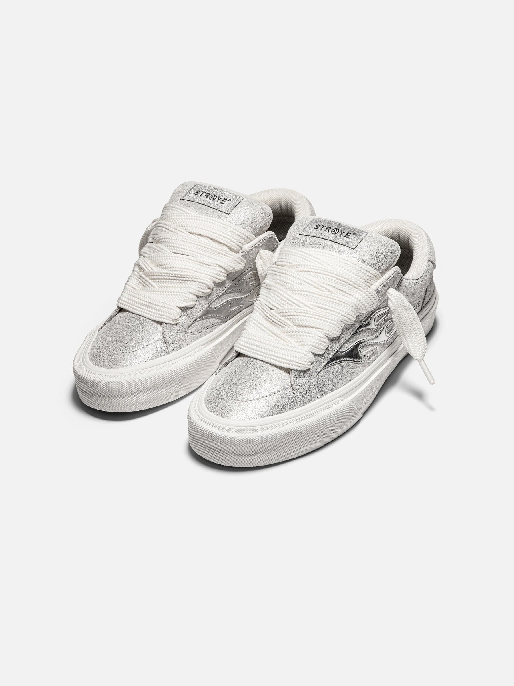 STRAYE Logan Puff - Metallic Chrome