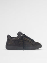 Ainker Pivot Black Wash Canvas