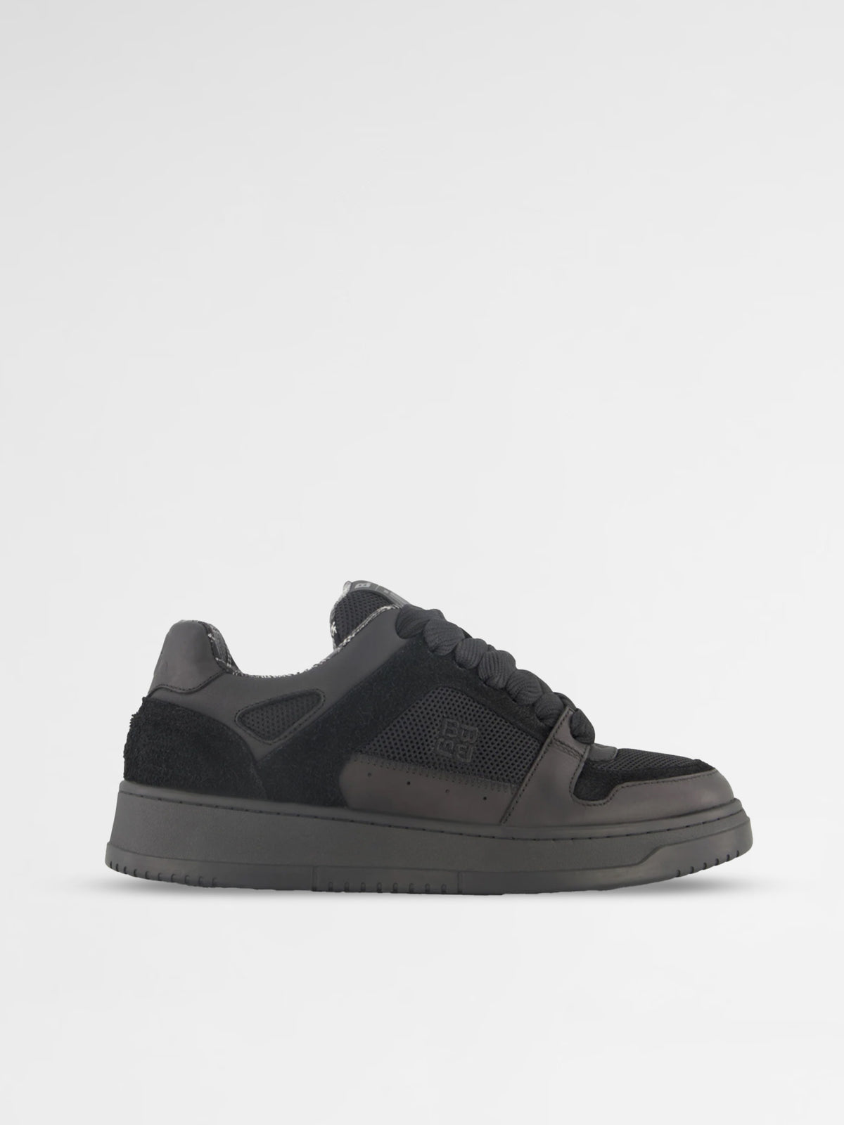 BLACK DOT. Sneakers Street Frame