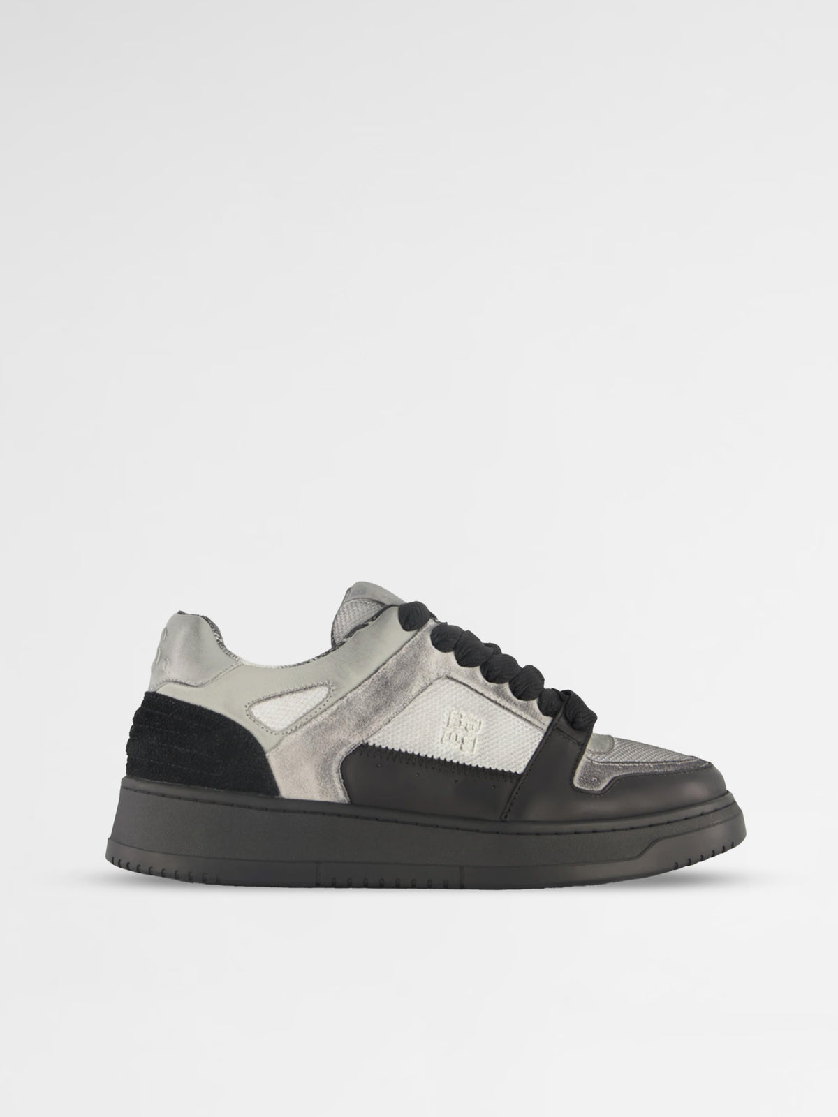 BLACK DOT. Sneakers Street Frame